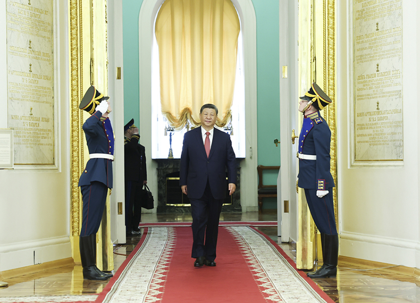 Си Цзиньпин Ресей Президент? Владимир Путинмен кел?сс?здер ж?рг?зд?