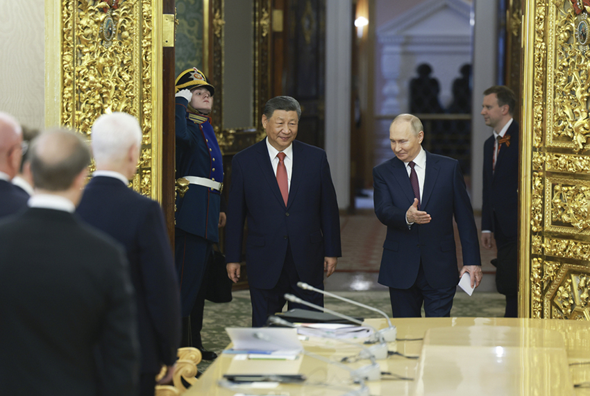 Си Цзиньпин Ресей Президент? Владимир Путинмен кел?сс?здер ж?рг?зд?