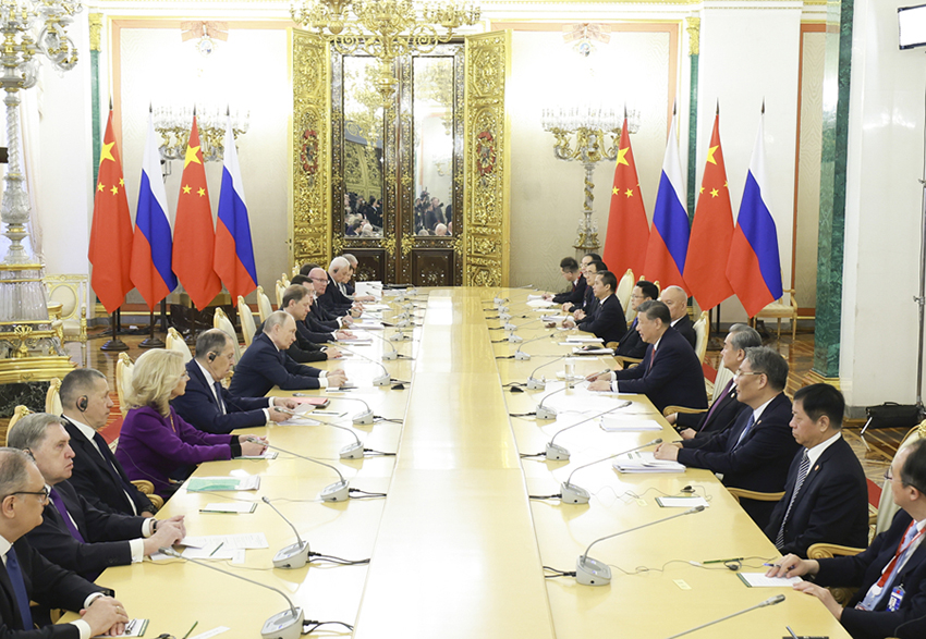 Си Цзиньпин Ресей Президент? Владимир Путинмен кел?сс?здер ж?рг?зд?