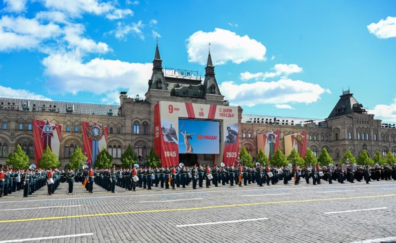 ?ХР Т?ра?асы Си Цзиньпин Ресейд?? Ке?ес Ода?ыны? ?лы Отан со?ысы же??с?н?? 80 жылды?ын еске алу мерекес?не ?атысты