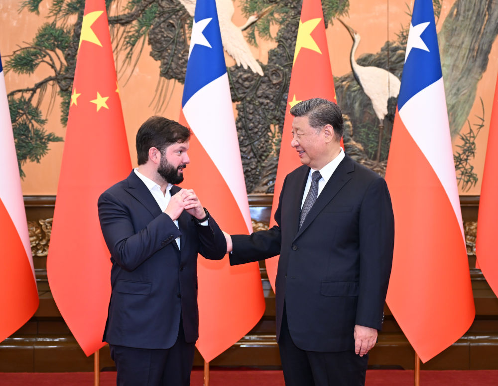 Си Цзиньпин Чили Президент? Боричпен кездест?