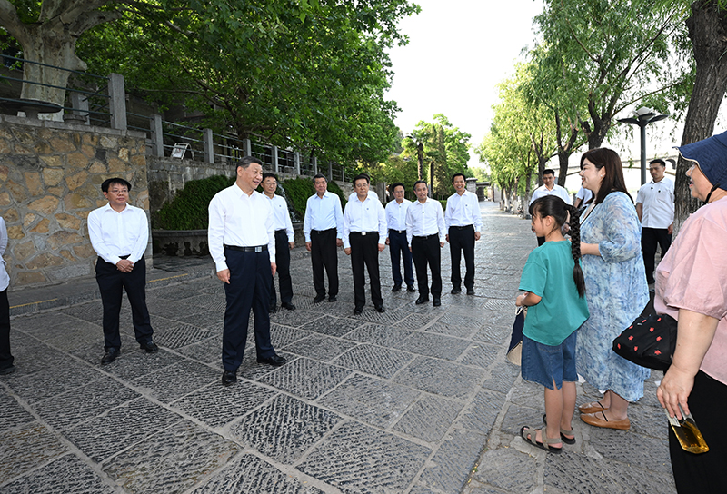 Си Цзиньпин Хэнань ?лкес?н?? Лоян ?аласында ?ызметт?к тексеруде болды