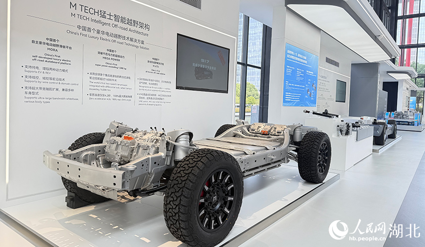 6297 ?нертабыс патент?н?? артында т?р?ан ?интеллектуалды ?нд?р?ст??? серп?л?с?