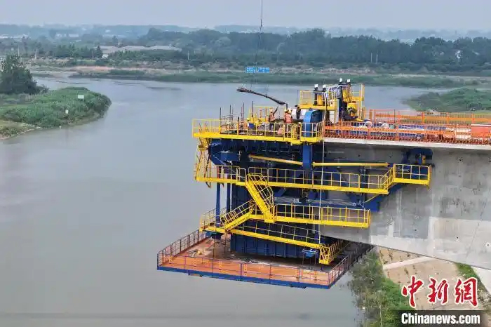 Консольд? интеллектуалды к?п?р салу машинасы Нинхуай тем?ржолында с?тт? ?олданылды