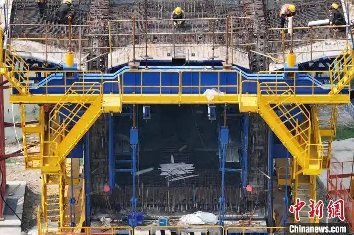 Консольд? интеллектуалды к?п?р салу машинасы Нинхуай тем?ржолында с?тт? ?олданылды