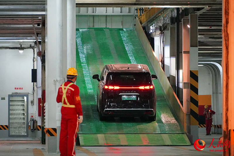 Ал?аш?ы бес айда ?ытайда жа?а энергетикалы? к?л?ктерд?? сатылымы жа?а к?л?ктерд?? жалпы сатылымыны? 44% -ын ??рады