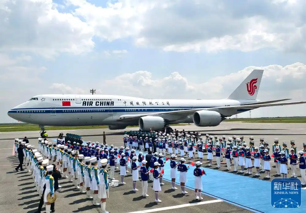 Си Цзиньпин ек?нш? ?ытай-Орталы? Азия саммит?не ?атысу ?ш?н Астана?а жетт?