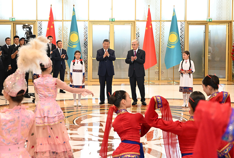 Си Цзиньпин ек?нш? ?ытай-Орталы? Азия саммит?не ?атысу ?ш?н Астана?а жетт?