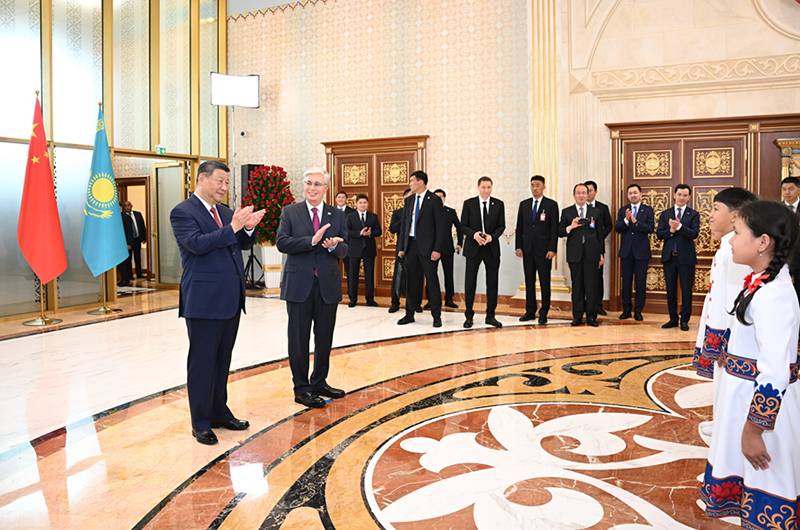 Си Цзиньпин ек?нш? ?ытай-Орталы? Азия саммит?не ?атысу ?ш?н Астана?а жетт?