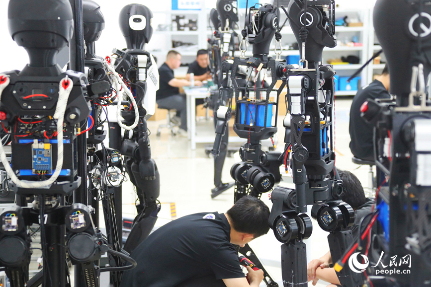 Хэнань ?гуманоидты робот? индустриясын дамытып келед?