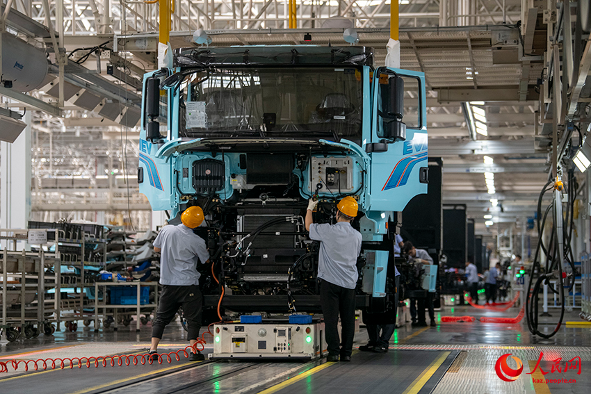 Сиань, Шэньси: ?р 4,8 минут сайын б?р супер ауыр ж?к к?л?г? ??растырылады