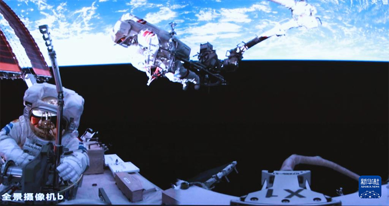 Шэньчжоу-20 ?арышкер?н?? экипажы ек?нш? рет кабинадан шы?у жоспарын с?тт? ая?тады