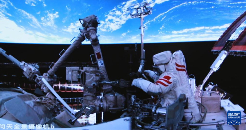 Шэньчжоу-20 ?арышкер?н?? экипажы ек?нш? рет кабинадан шы?у жоспарын с?тт? ая?тады