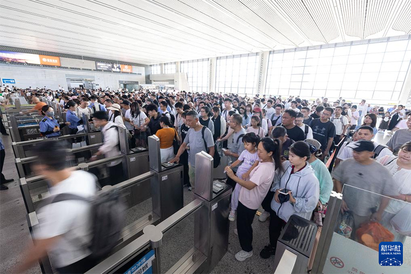 Жаз?ы тасымал?а пойыздар са?адай сай