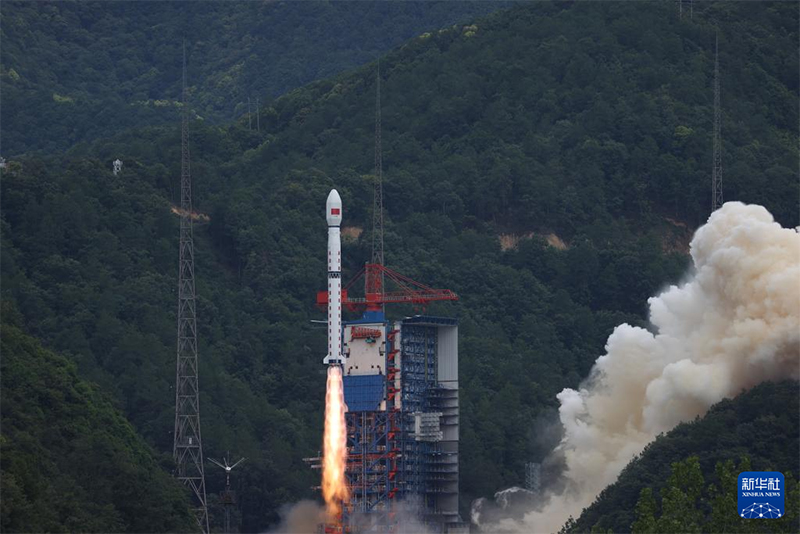 Ел?м?з №28 B01 спутниг?н с?тт? ?шырды