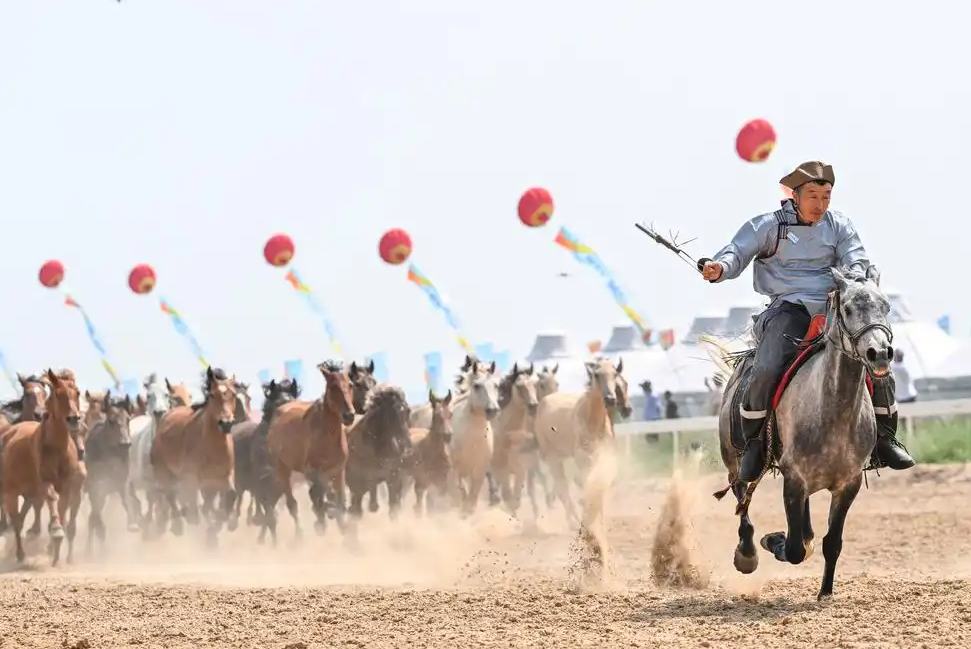 ?шк? Мо???л автономиялы? регионында ек?нш? мо???л жыл?ылары б?йгес?н?? шымылды?ы ашылды