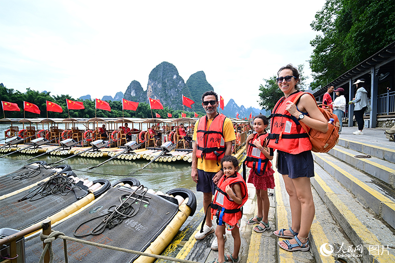 ?ытай?а саяхат танымал бола т?ст?