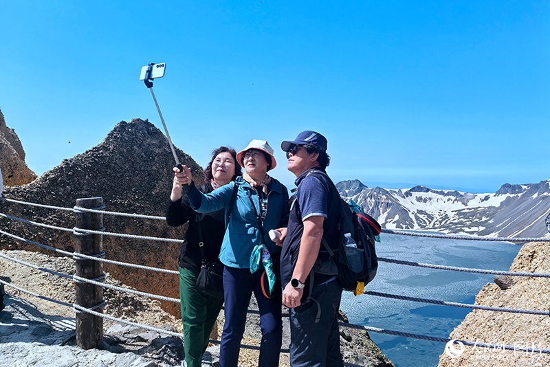 ?ытай?а саяхат танымал бола т?ст?