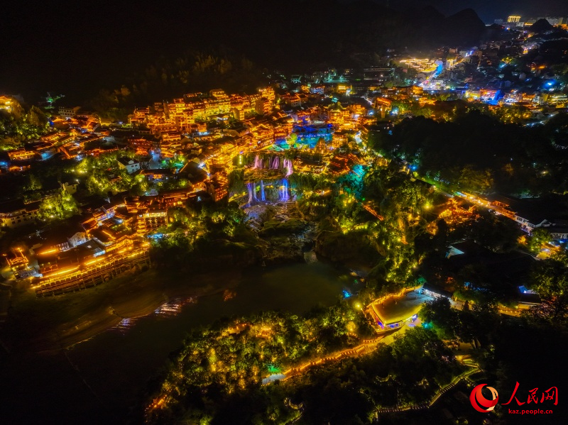 Хунаньн?? Фужун ?алашы?ы：сар?ырама?а ?л?нген ежелг? ауыл