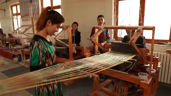 Б?л Шы?жа?да ?ана бар - атлас ж?бек