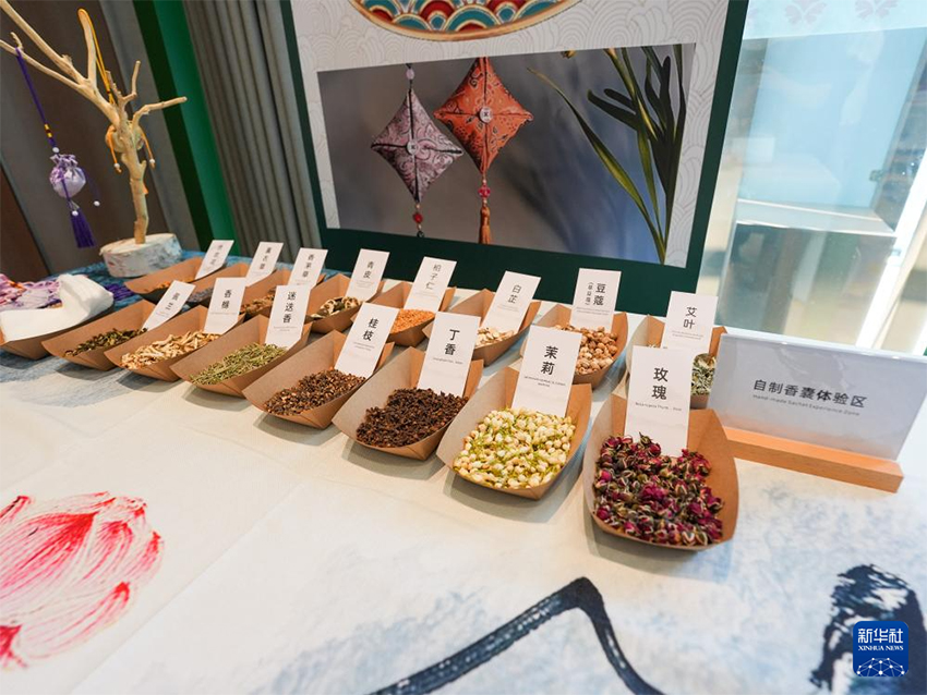 Чэнду Д?ниеж?з?л?к ойындарыны? Спортшылар ауылы ?она?тарды ?арсы алу?а ашылды