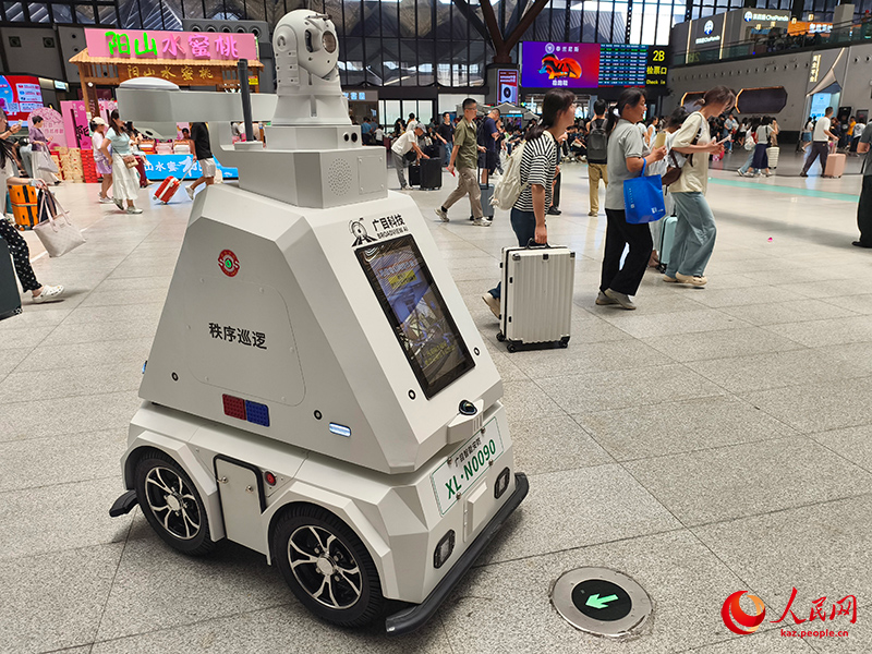 ?ытай 12 жыл ?атарынан ?лемдег? е? ?р? ?нерк?с?пт?к роботтар нары?ын са?тап келед?