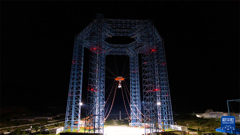 ?ытай айды адам жебер?п барлау миссиясы ?ш?н ай?а ?ону мен ?шу кешенд? сына?ын ал?аш рет ж?рг?зд?