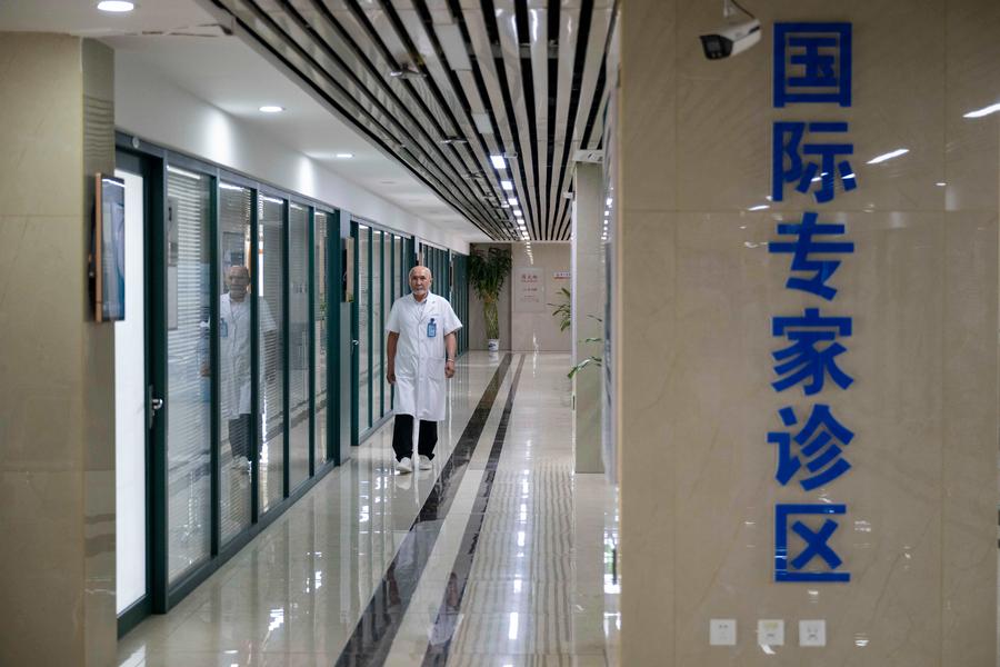 ?аза?станды? к?з д?р?гер? ?ытайда шетелд?ктерге арнал?ан м??г?л?к т?р?ындар жеке ку?л?г?н алды