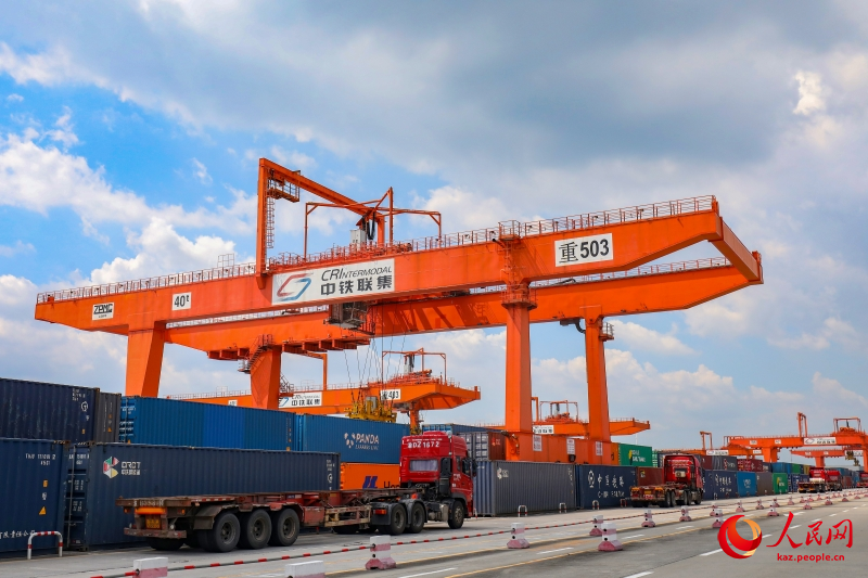 Ал?аш?ы жет? айда Батыс ??рлы? ж?не те??з жа?а арнасында?ы пойыздарды? ж?к тасымалы с?йкес кезе?мен салыстыр?анда 75,3%-?а ?ст?