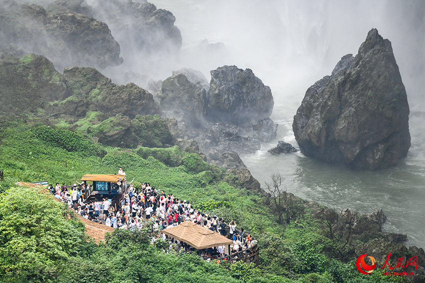 Синъи, Гуйчжоу: та??ажайып шы?дар мен тере? а??арлар