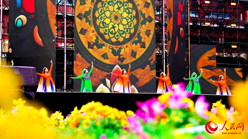 Цинхайда жерг?л?кт? ?лтты? ки?мдер? м?дениет? мен ?нер фестивал? басталды