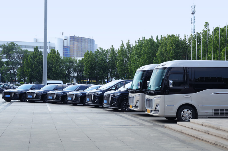 Hongqi авток?л?г? Тяньцзинь ШЫ? саммит?н?? ресми ?ызмет к?рсету к?л?г? бренд?не айналды