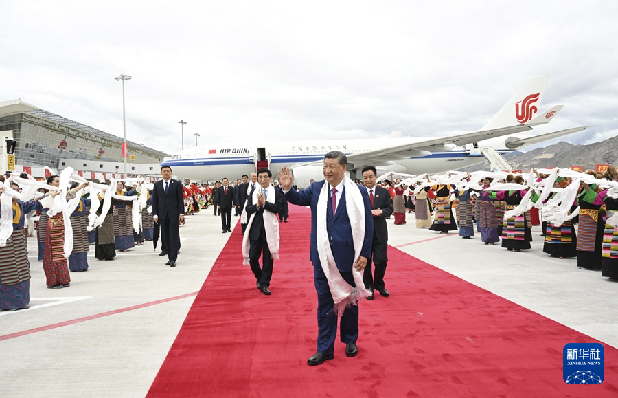 Си Цзиньпин Сицзан автономиялы? регионыны? ??рыл?анына 60 жыл толуына орай орталы? делегацияны бастап Лхаса?а барды