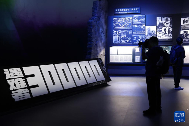 Шетелд?к ж?не отанды? 200-ге жуы? т?лш? ?ытай хал?ыны? Жапон?а ?арсы со?ысыны? мемориалды? залына зиярат етт?